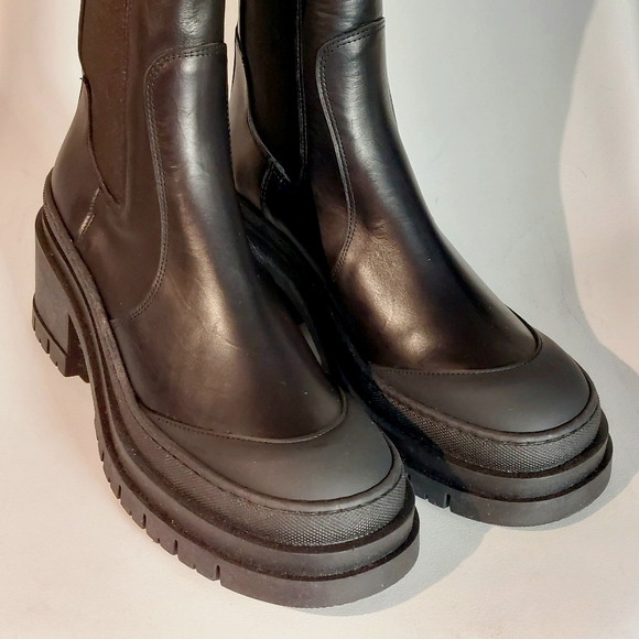 8 by YOOX black leather cap-toe Chelsea boots, EU41, NWT - Picture 8 of 14